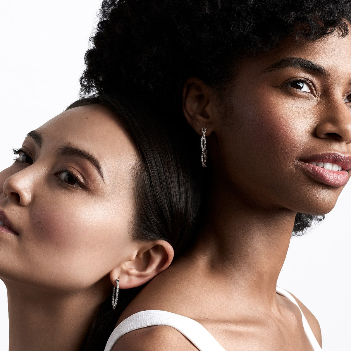 Chic Entwined Hoops