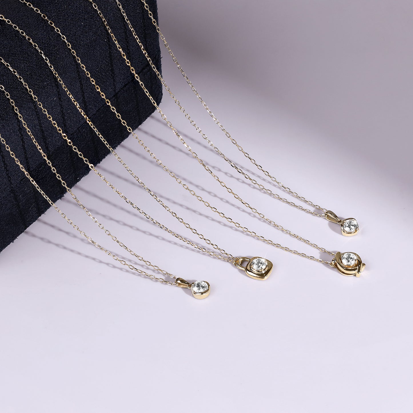 Round-Cut Lock Necklace