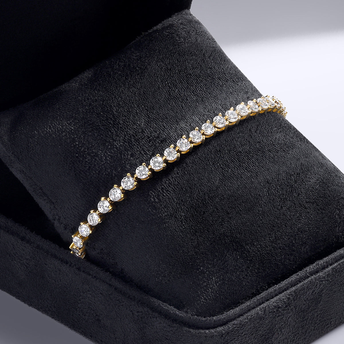 Captivating Luxe Tennis Bracelet Medium