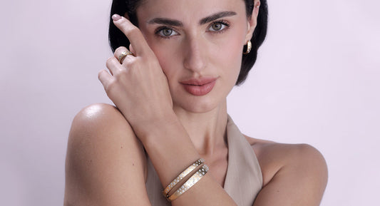 From casual outfits to festive wear, here’s how to style one jewellery piece in different ways effortlessly