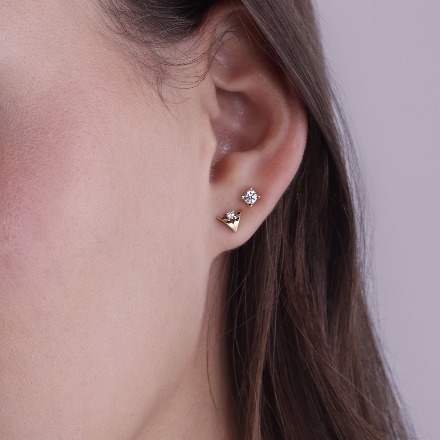 V-shaped Studs