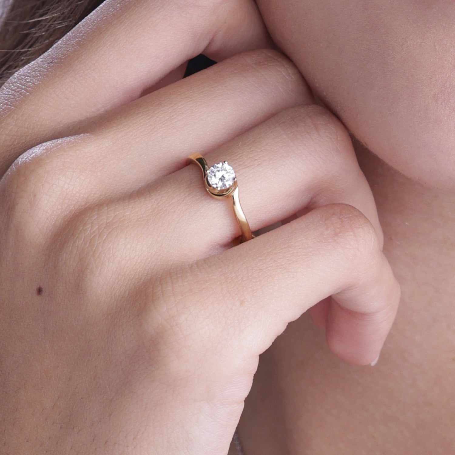 Four Prong Solitaire Twisted Band Ring
