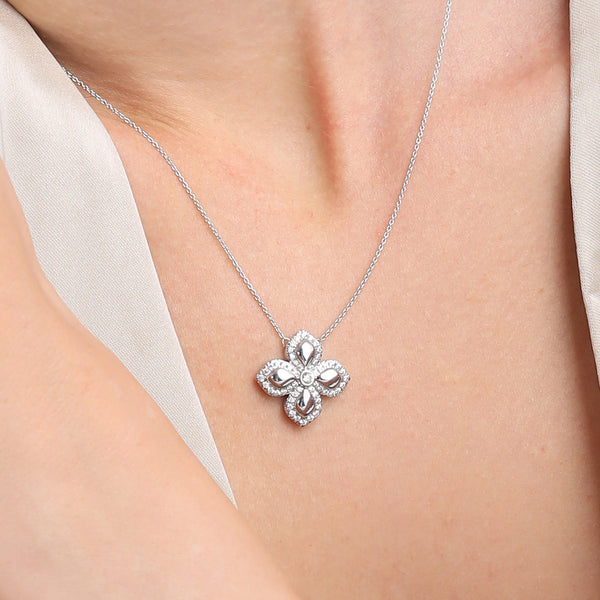 La Fleur Luxe Contour Pendant Necklace