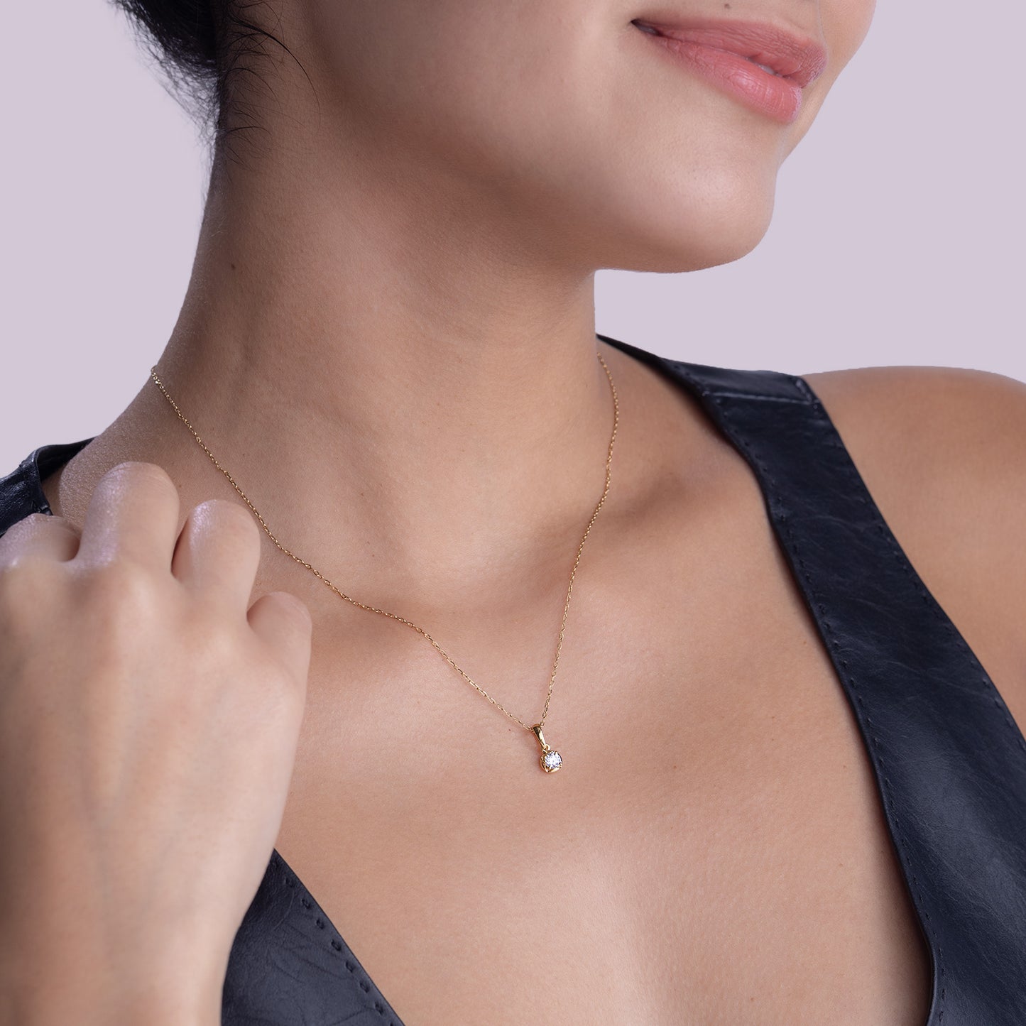 Twisted-Edge Solitaire Pendant