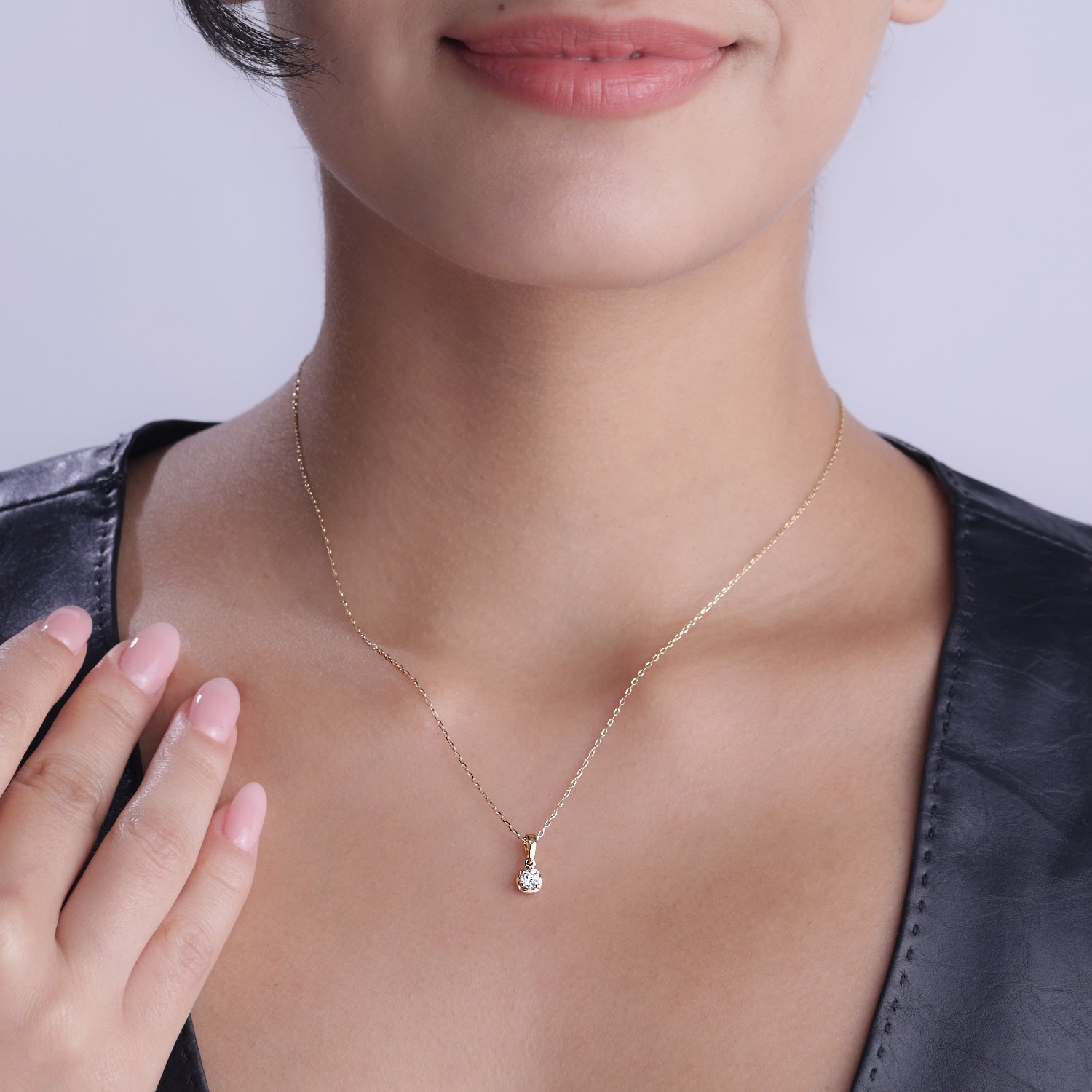 Twisted-Edge Solitaire Pendant