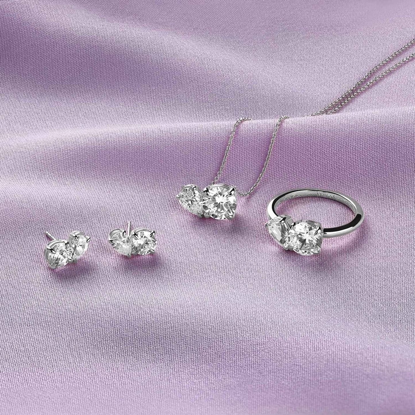 Pear Round Toi-et-Moi Ring