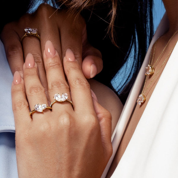 Pear Round Toi-et-Moi Ring