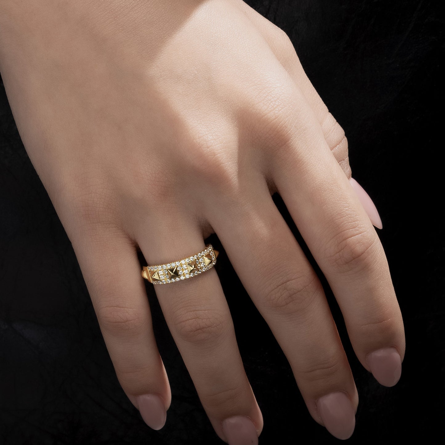 Zenyth Pyramid Luxe Sleek Diamond Band