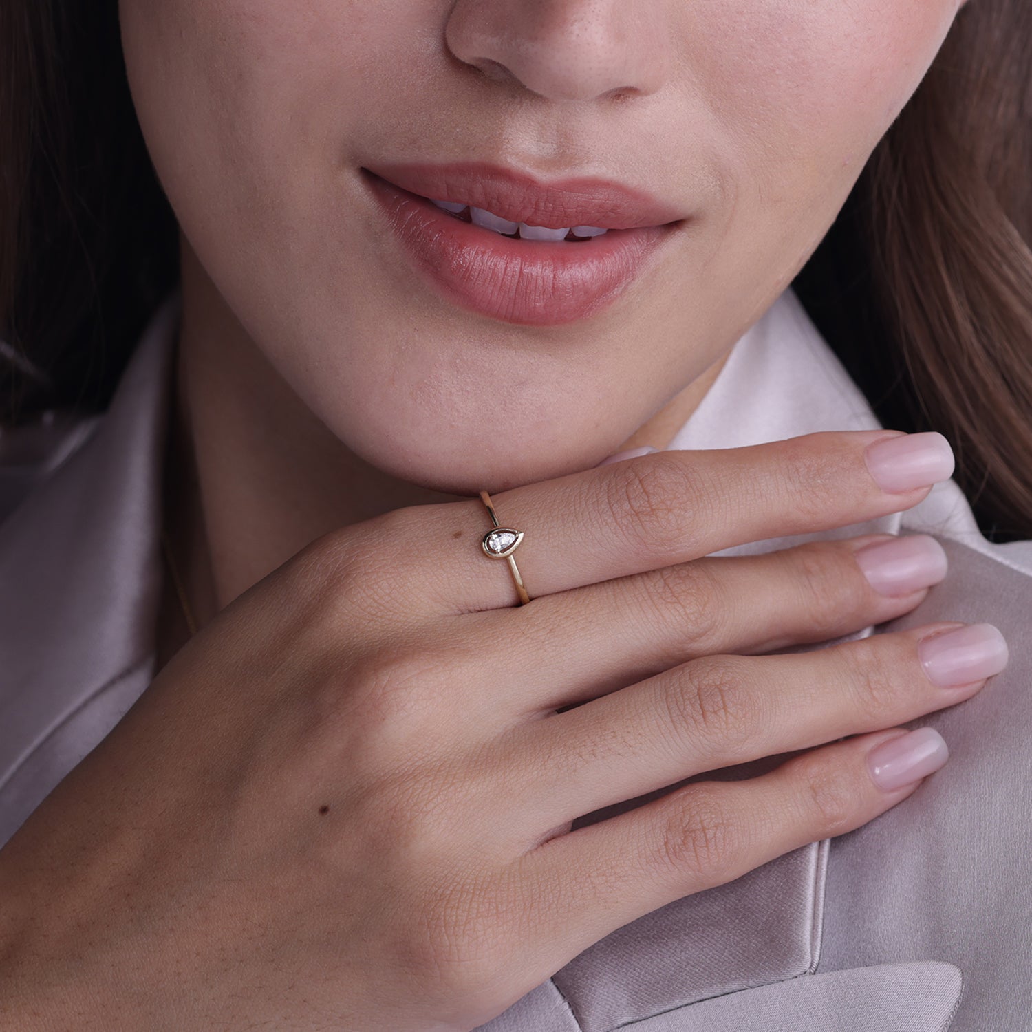 Dewdrop Solitaire Bezel Frame Ring