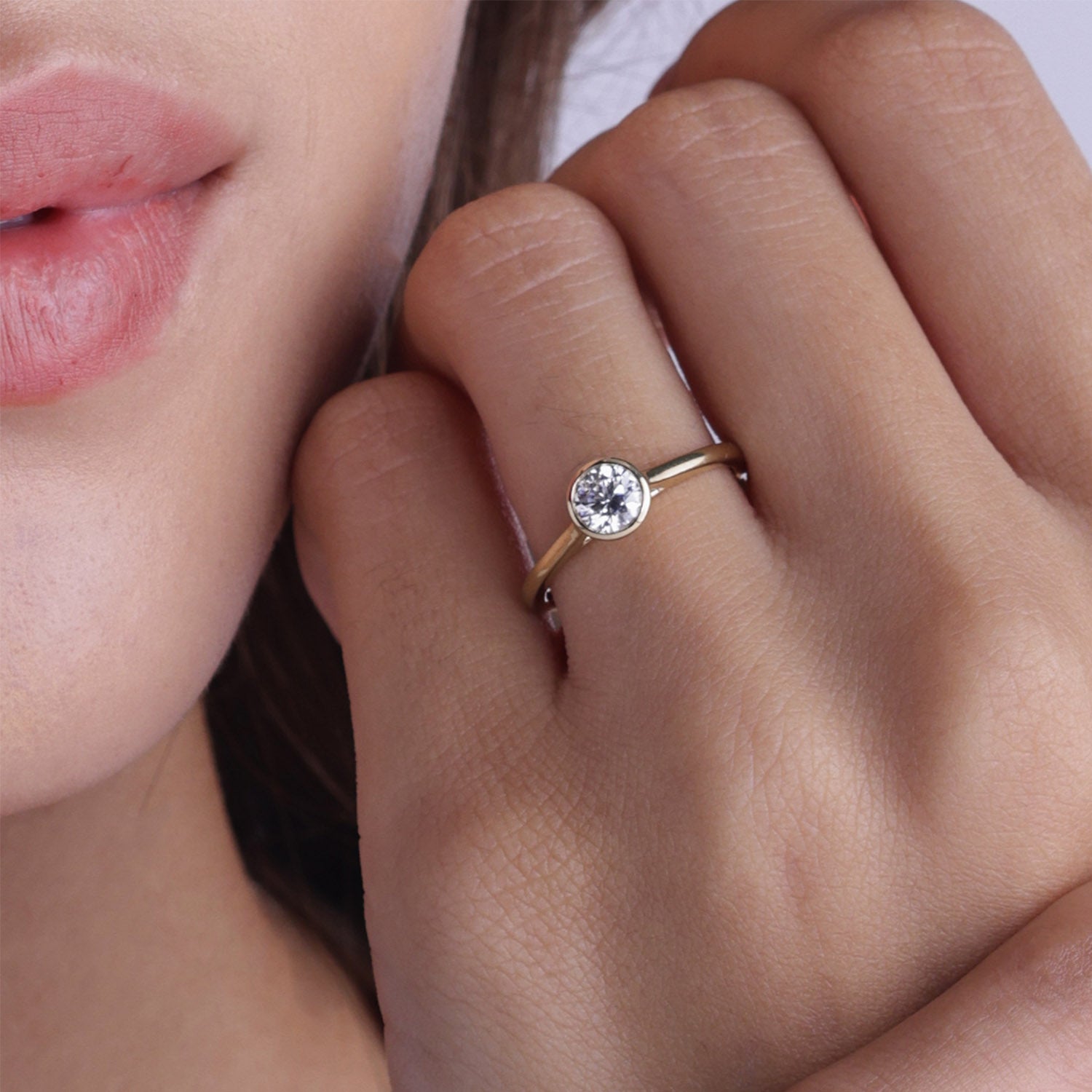 Round Brilliant-Cut Bezel Ring