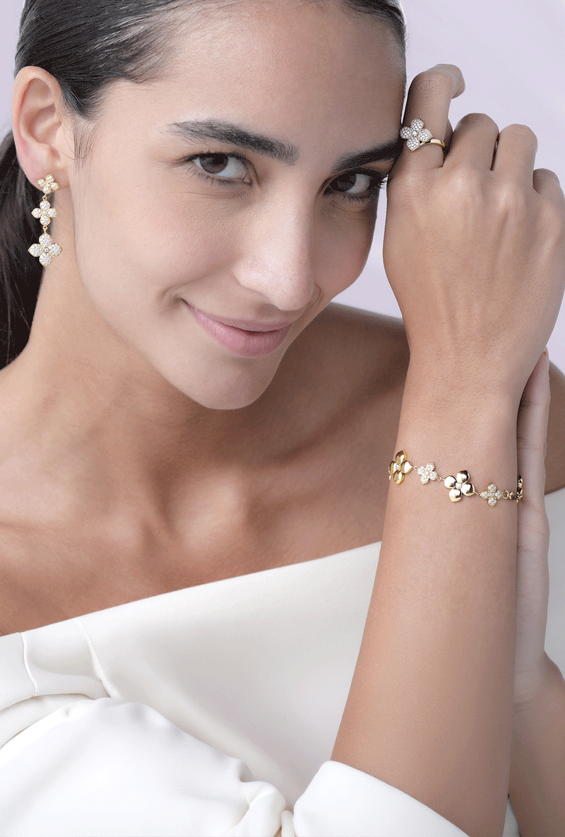 verlas-designer-jewelry-collections-for-him-and-her-gold-and-diamond-jewelry-la-fleur-starlit-collections-for-festive-styling. 