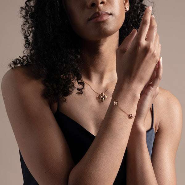 La Fleur Luxe Pendant Necklace