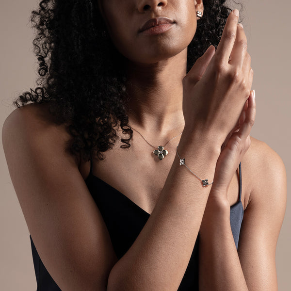 La Fleur Luxe Pendant Necklace